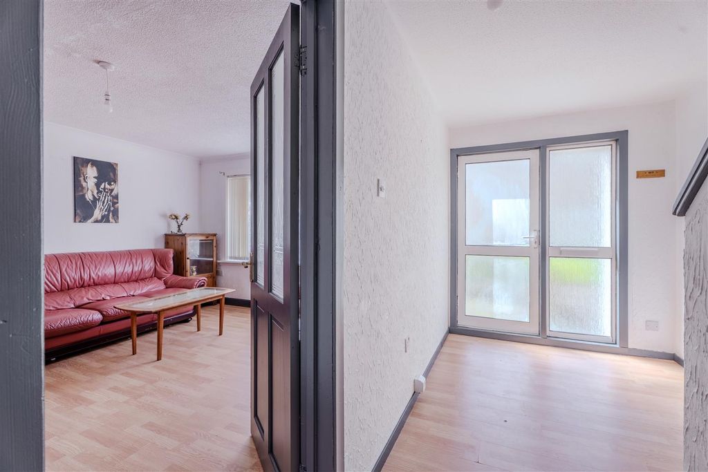 Property photo 3 of 19 Hall-9.Jpg