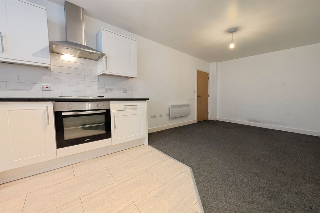 Property photo 2 of 7 (Main)