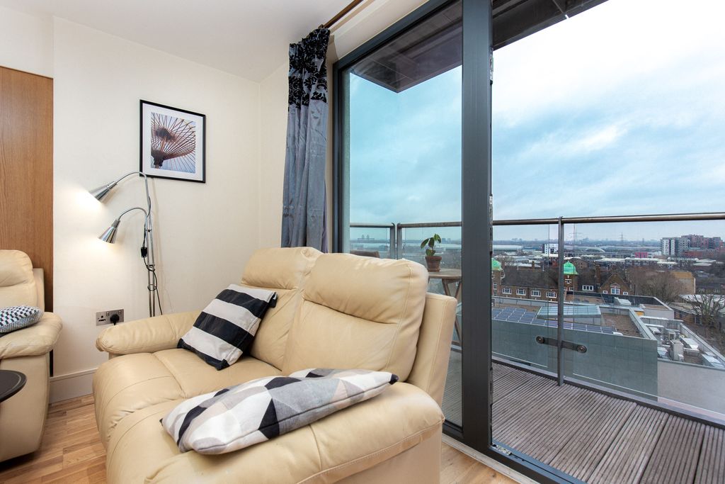 Property photo 1 of 28