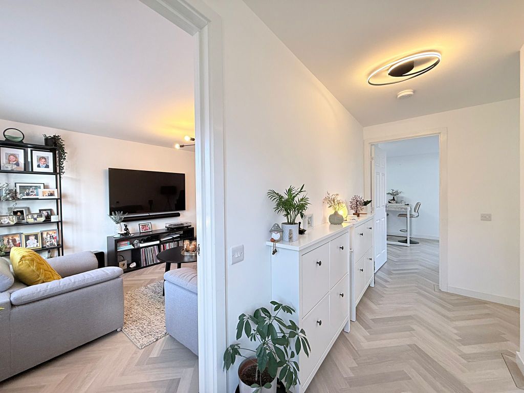 Property photo 2 of 32