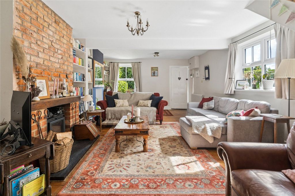 Property photo 2 of 15 Sitting Room