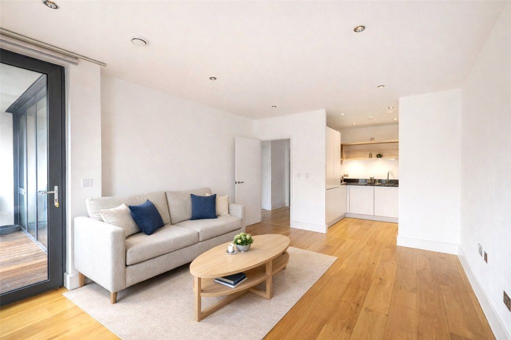 Property photo 1 of 8 Reception