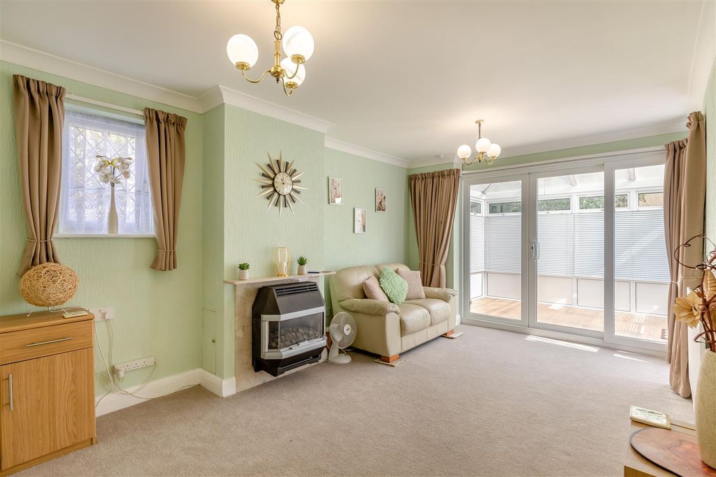 Property photo 3 of 14 8703153-Interior11.Jpg