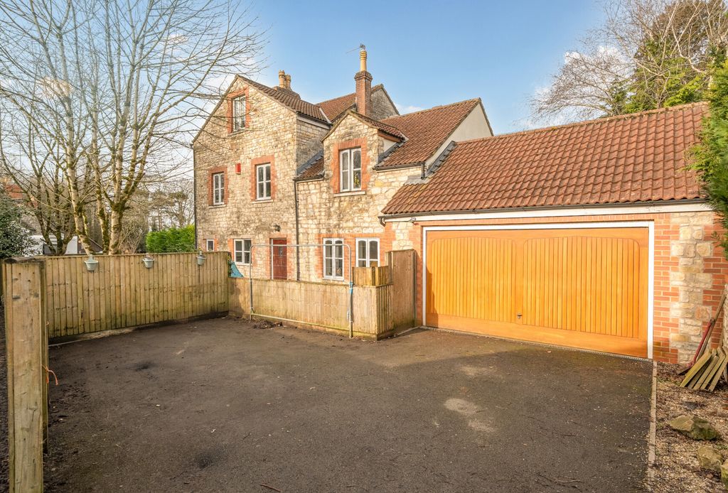 Property photo 1 of 17 1409400-1-699457F...