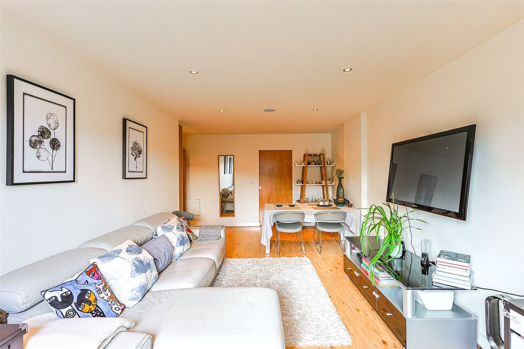 Property photo 3 of 17 Picture No. 07