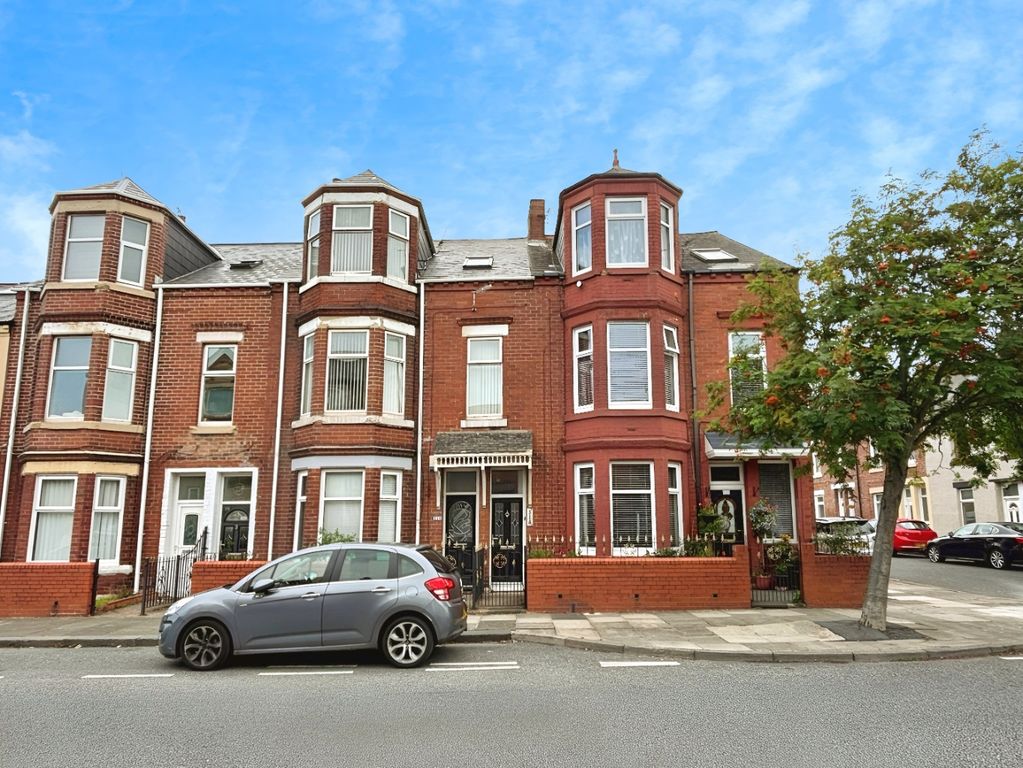 Property photo 1 of 15 4380480