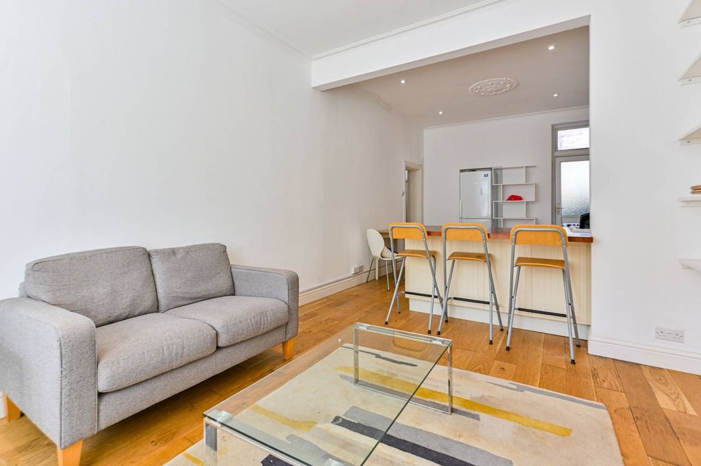 Property photo 3 of 8