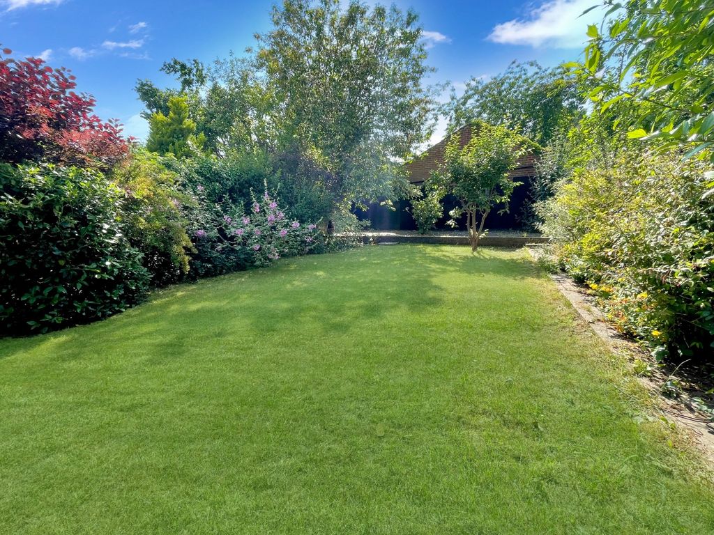 Property photo 2 of 16 2326961