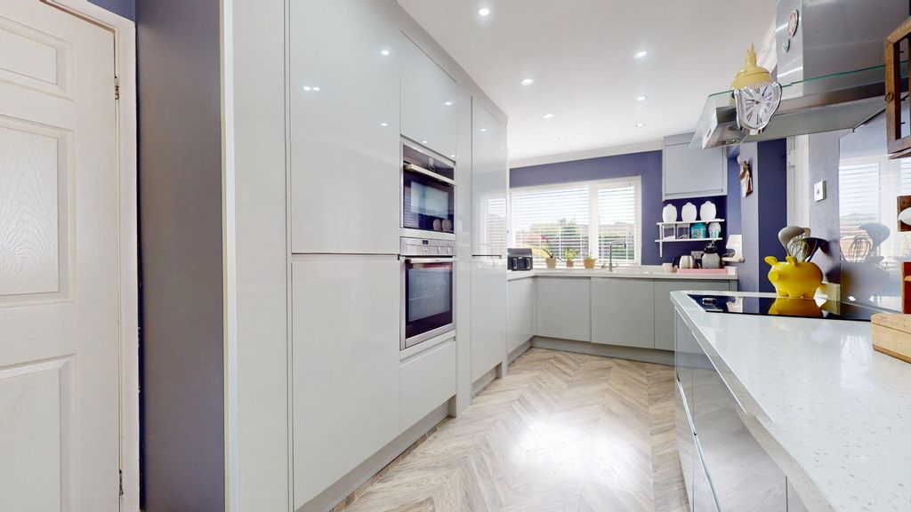 Property photo 3 of 29 5259225
