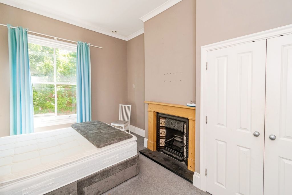 Property photo 2 of 16 Photo