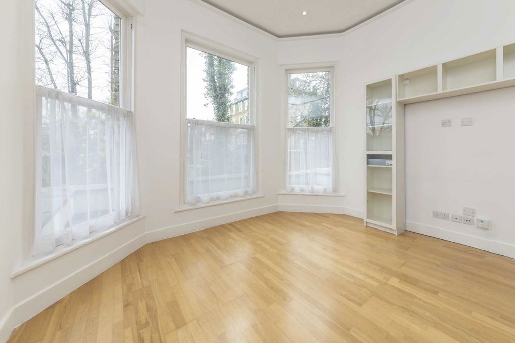 Property photo 3 of 7