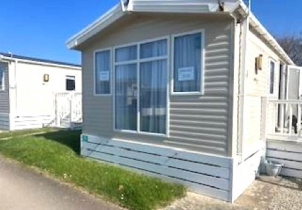 Property photo 1 of 11 646-1.Jpg
