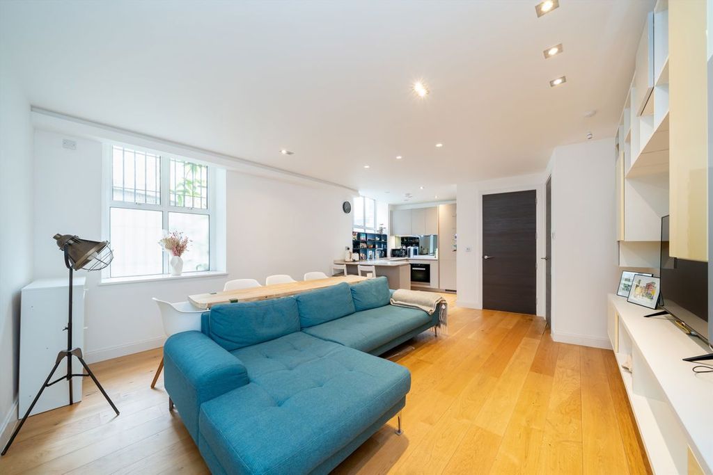Property photo 2 of 7