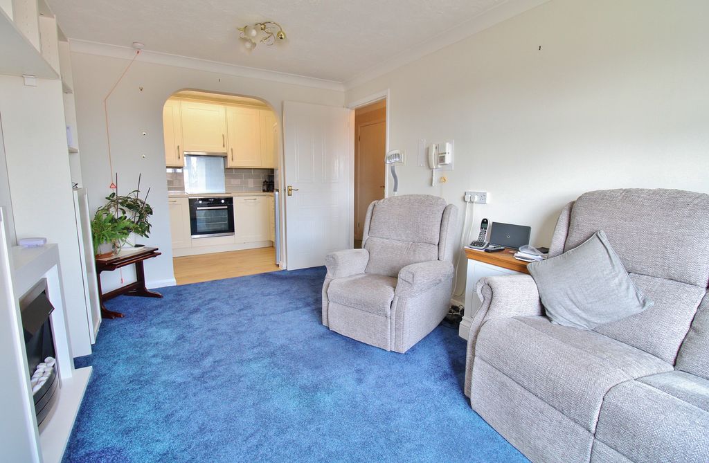 Property photo 2 of 14