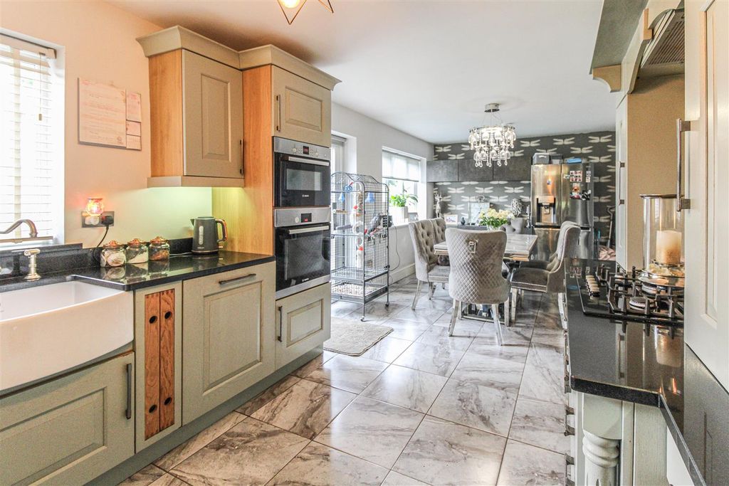 Property photo 1 of 15 Kitchen/Diner