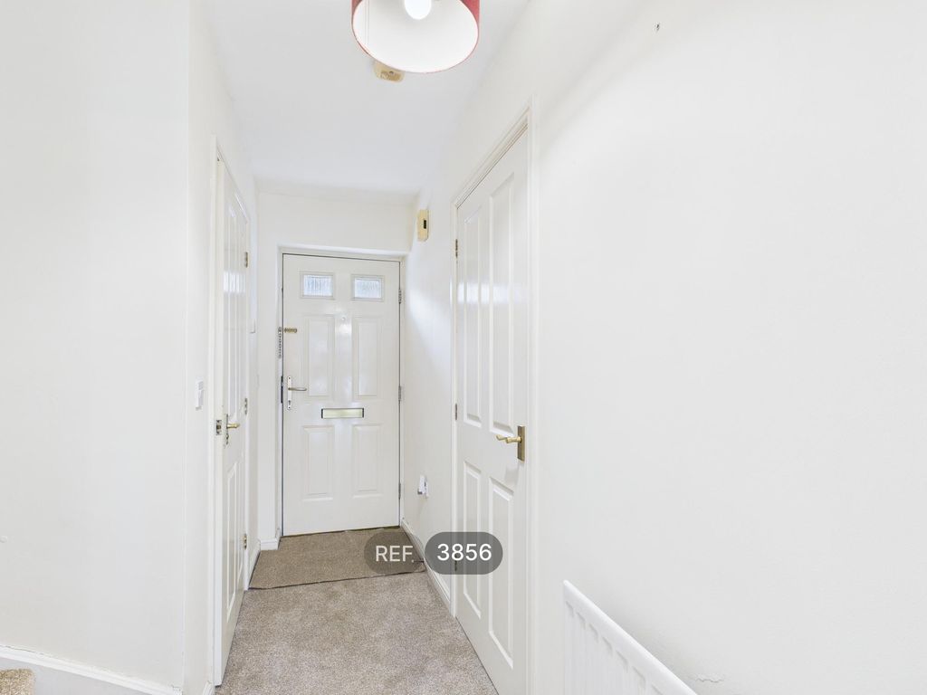 Property photo 2 of 14 Hallway