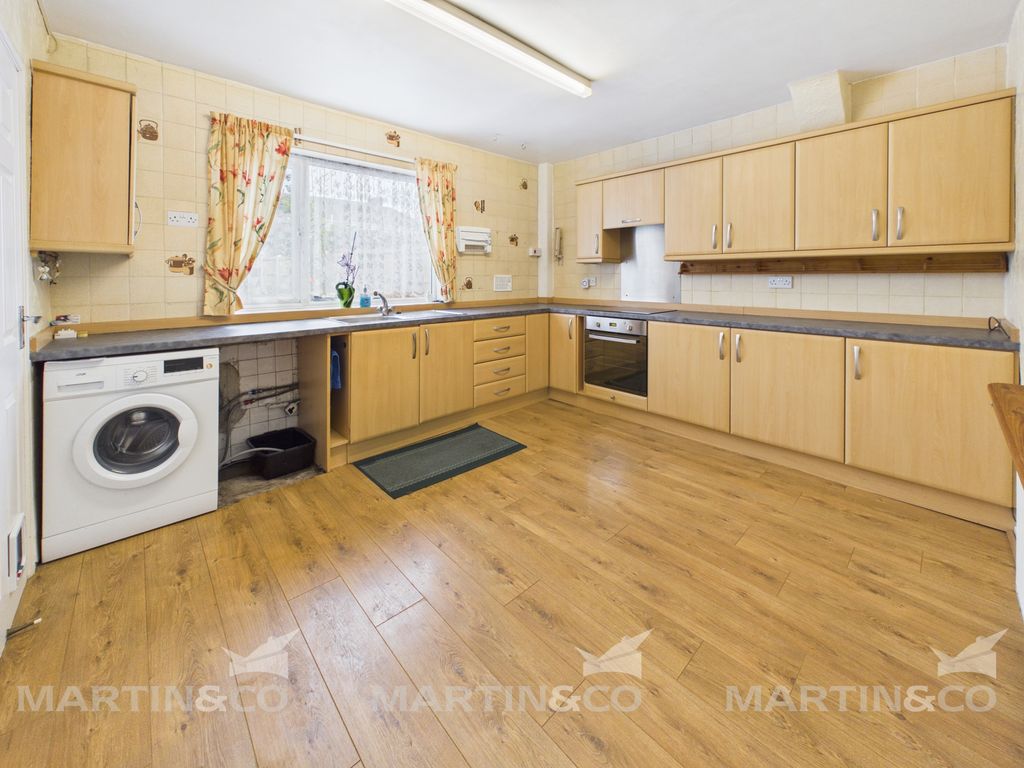 Property photo 2 of 13 Cam02406G0-Pr0652-Still003