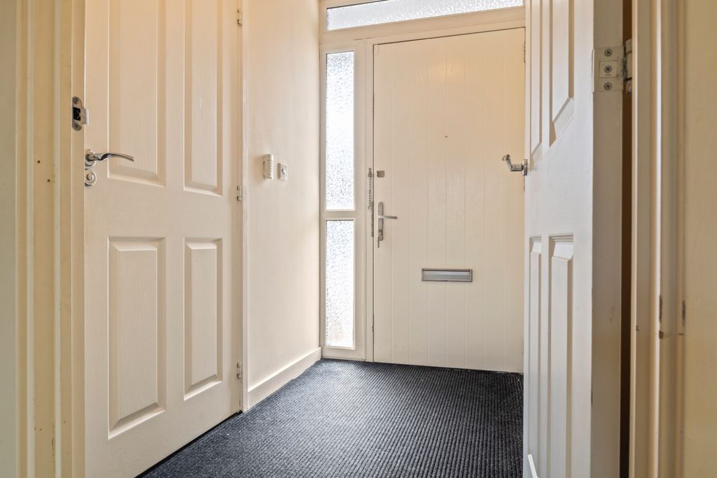Property photo 3 of 21 4488243