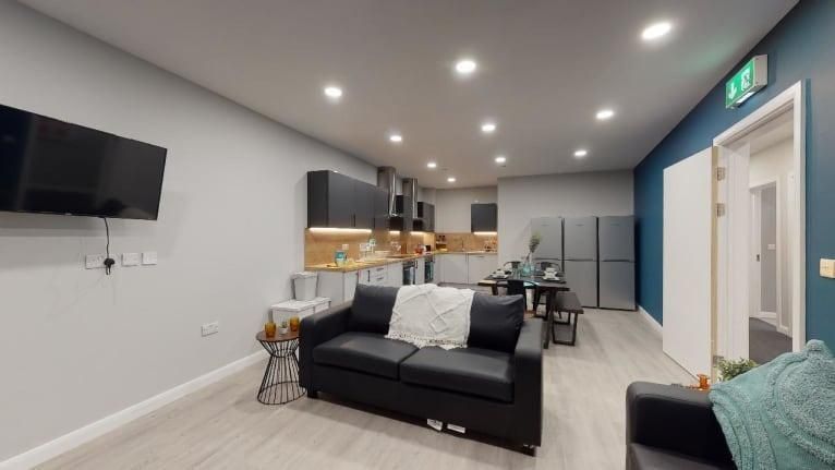 Property photo 2 of 18