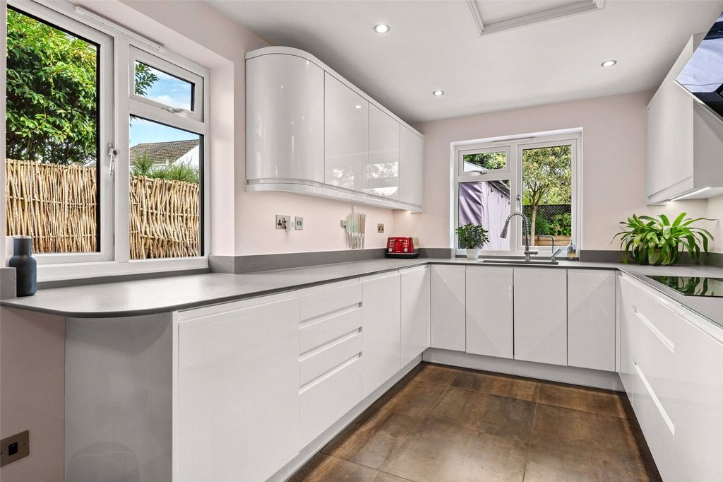 Property photo 2 of 18 Picture No. 04