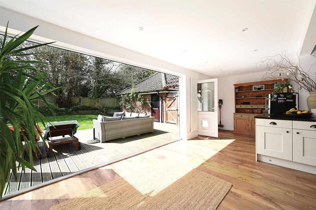 Property photo 2 of 25 Picture No. 04