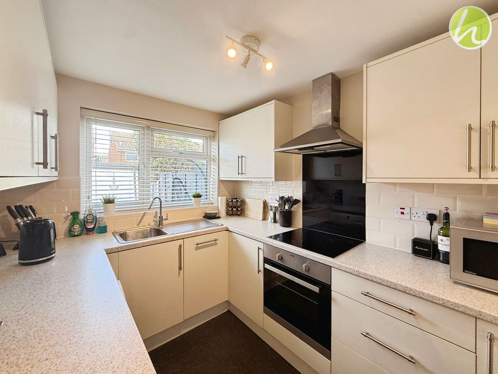 Property photo 2 of 28