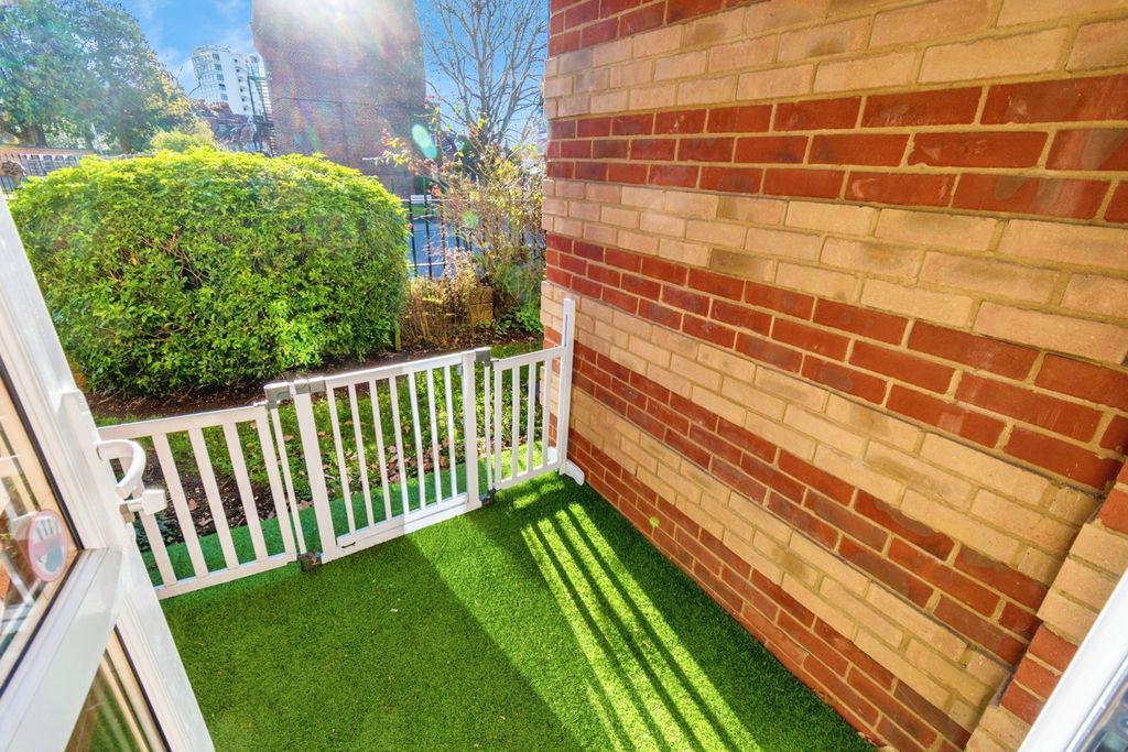 Property photo 2 of 15 Photo