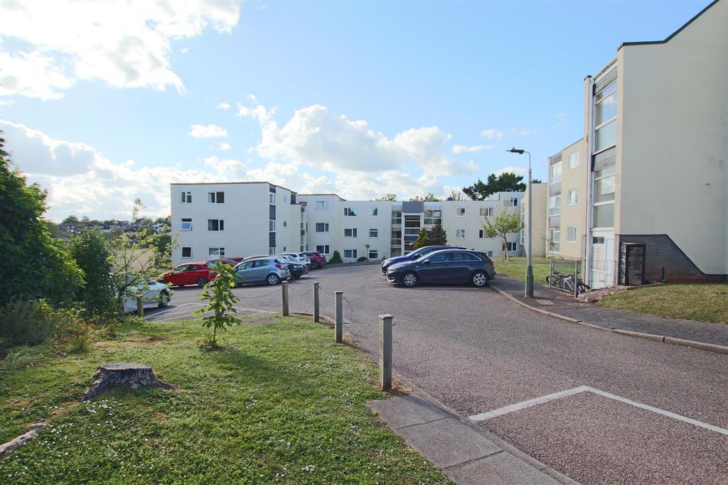 Property photo 1 of 11 Grounds 3.Jpg
