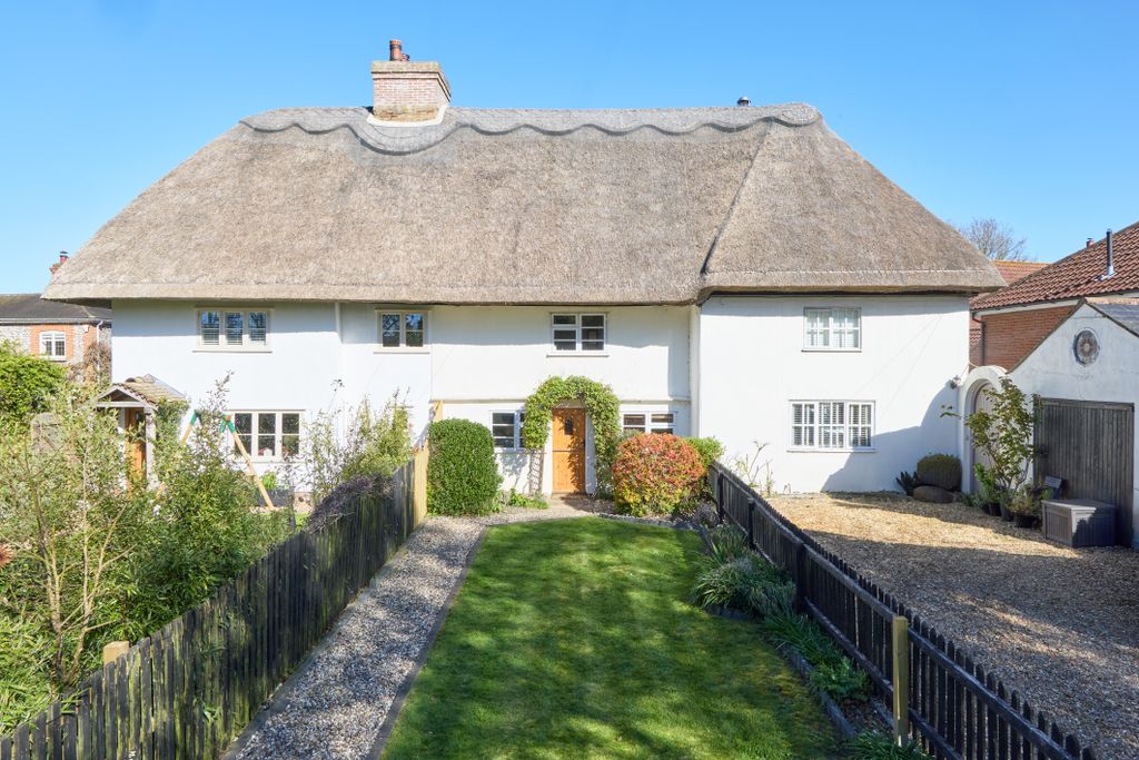 Property photo 1 of 16 46 Ditton Green 0704240001