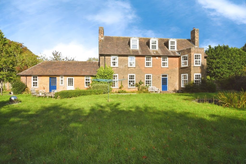 Property photo 1 of 31