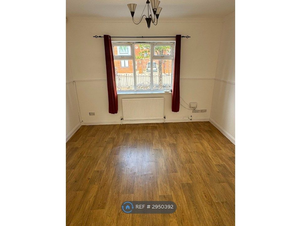 Property photo 3 of 18 Living Room