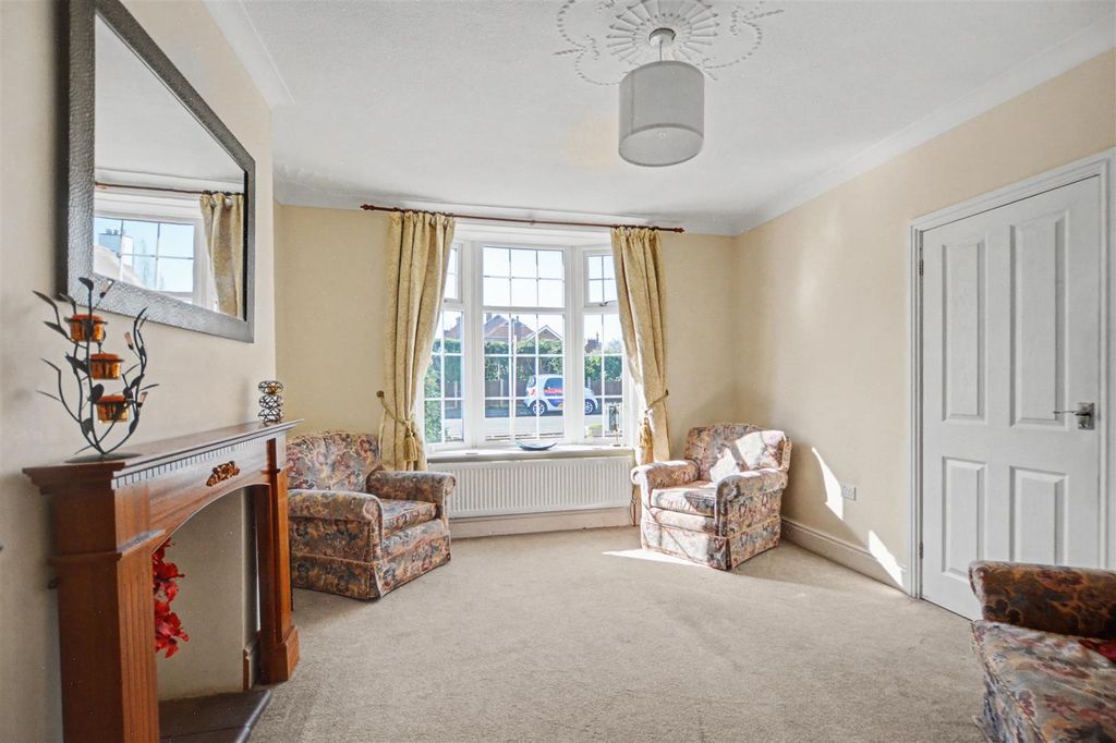 Property photo 3 of 28 Lounge_3.Jpeg