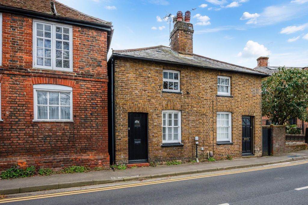 Property photo 1 of 14 Woodcote Road