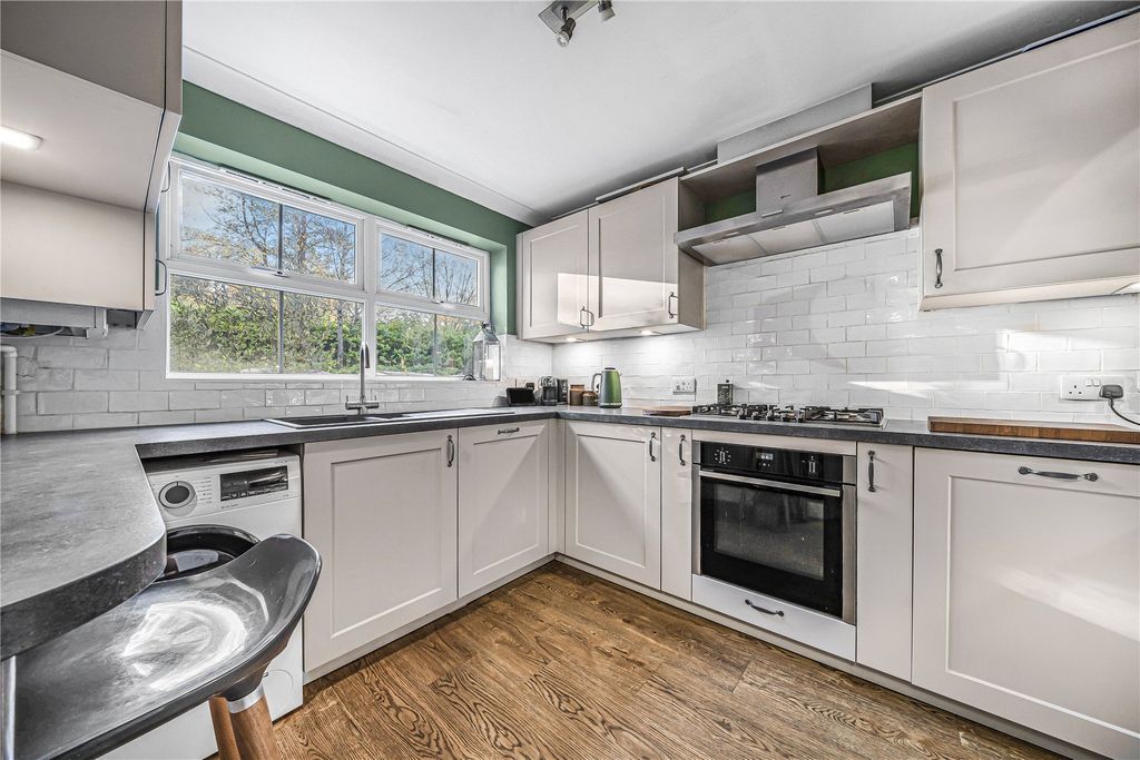 Property photo 2 of 22 Picture No. 24