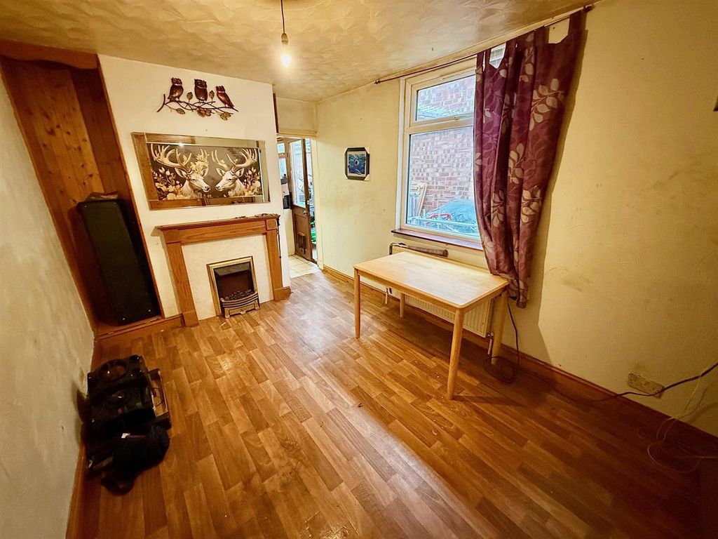 Property photo 3 of 12 Dining Room