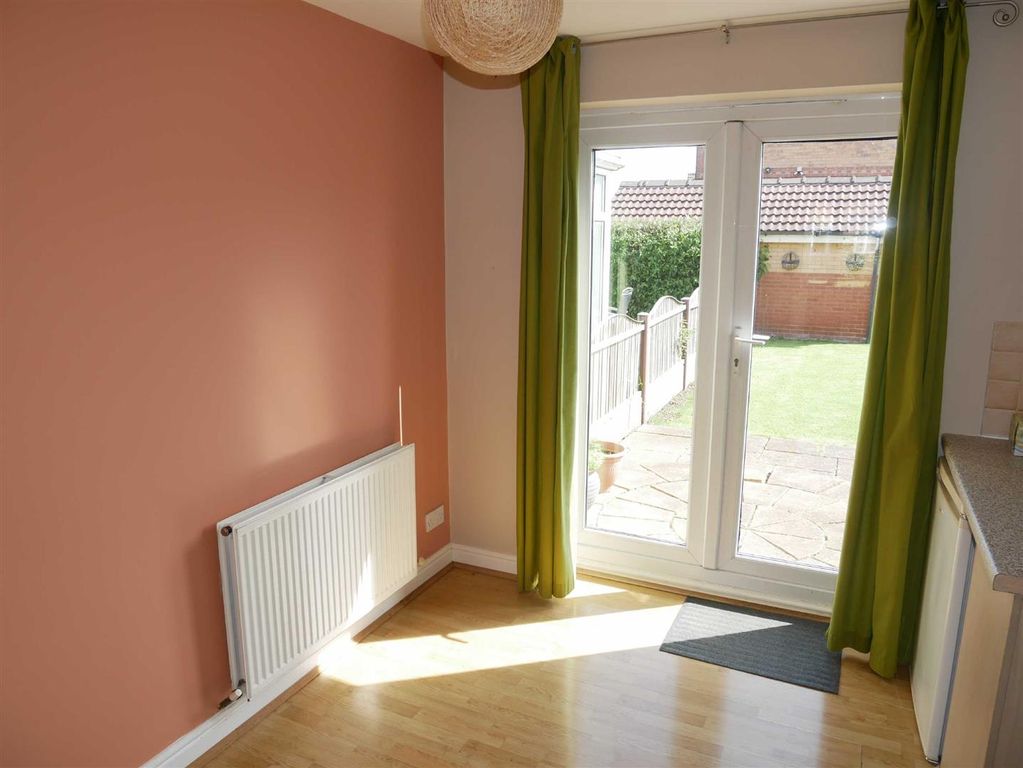 Property photo 3 of 9 Dining Kitchen
