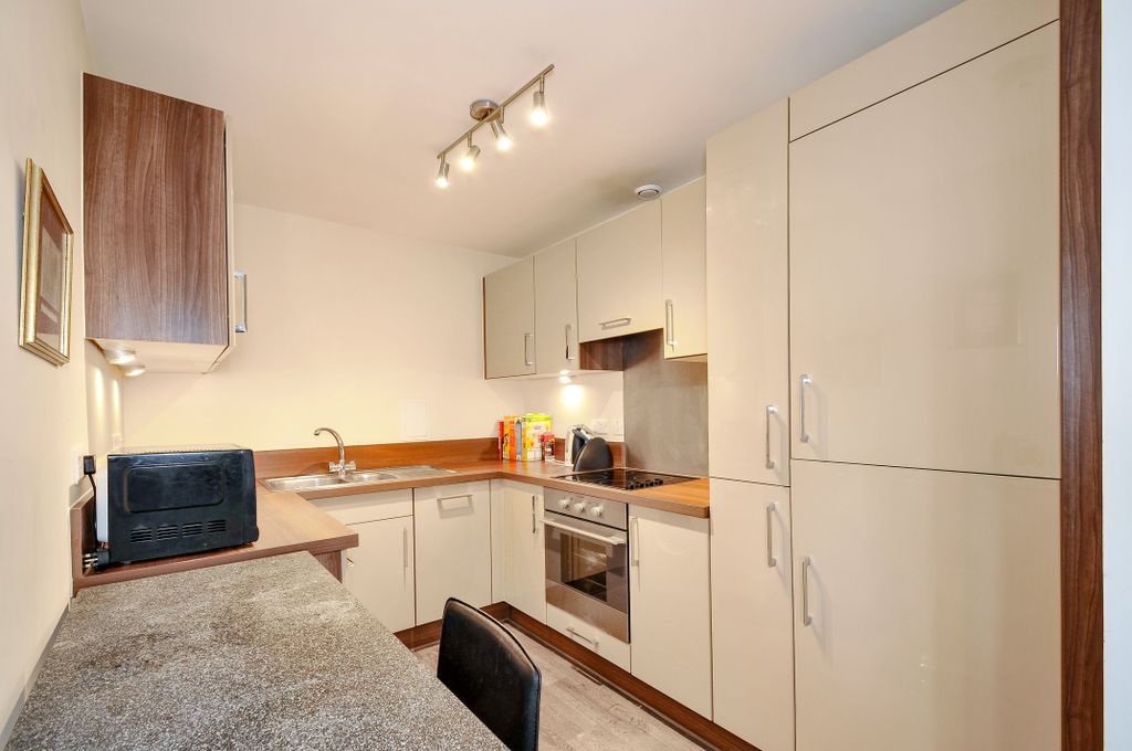Property photo 3 of 10 5. Kitchen