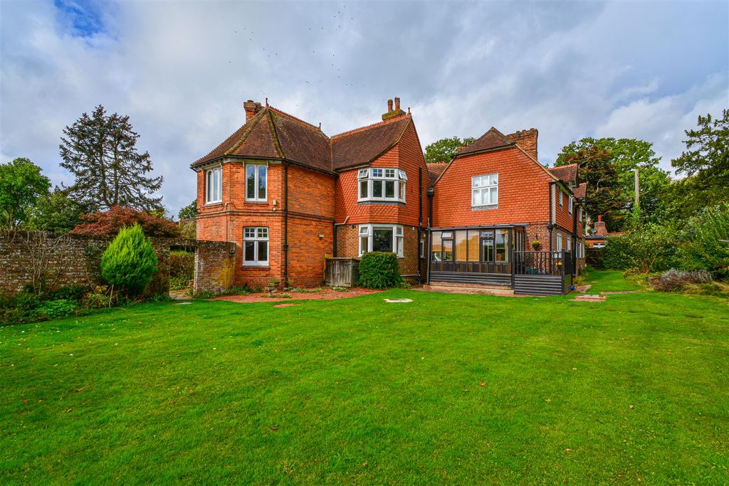 Property photo 1 of 16