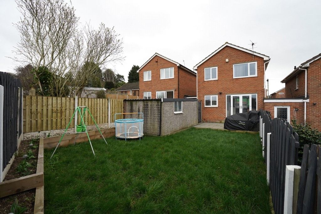 Property photo 2 of 19 Picture No. 31