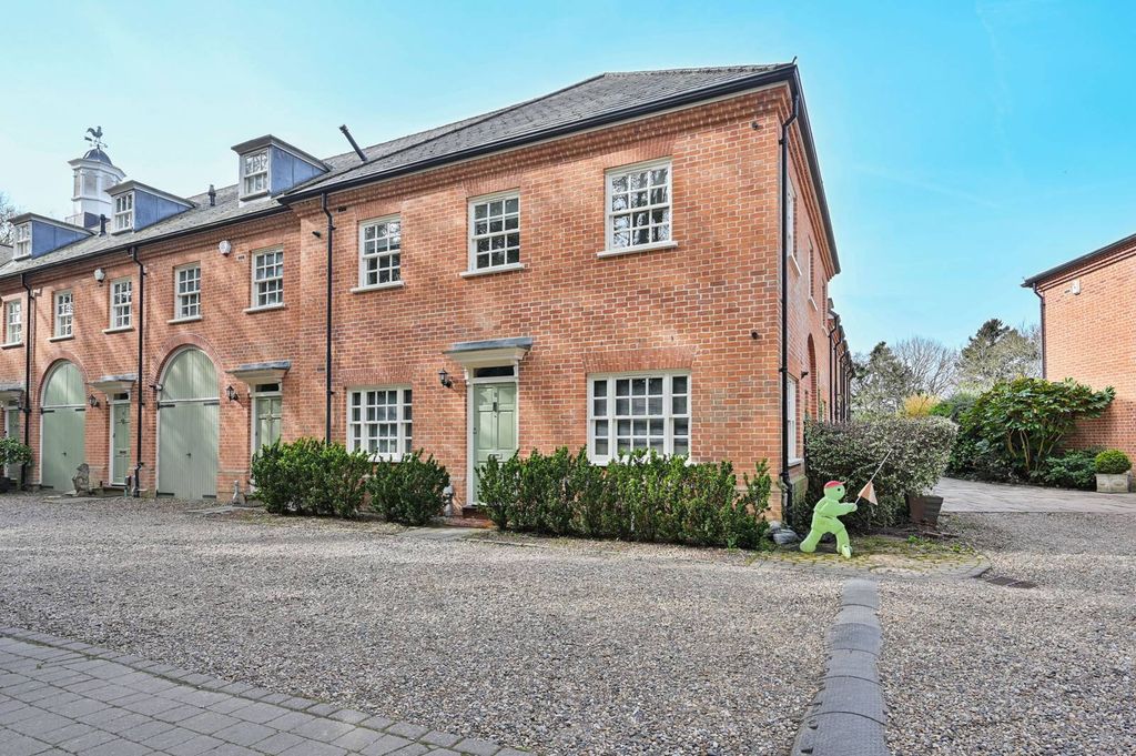 Property photo 1 of 12