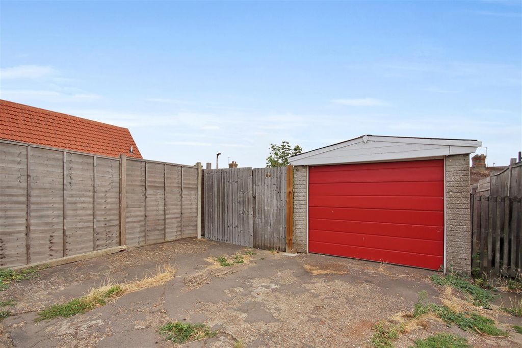 Property photo 2 of 14 Img_9115.Jpg