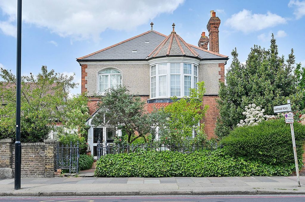 Property photo 1 of 18