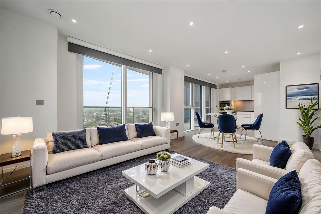 Property photo 1 of 14 Living Room (2).Jpg
