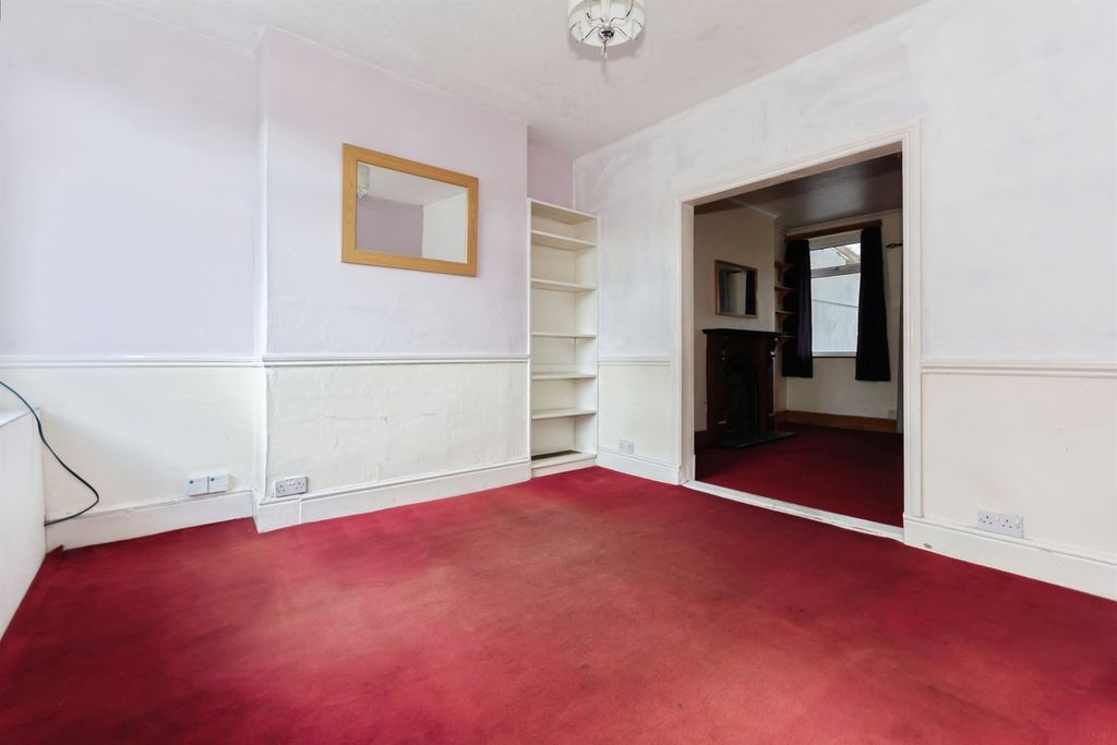 Property photo 3 of 17