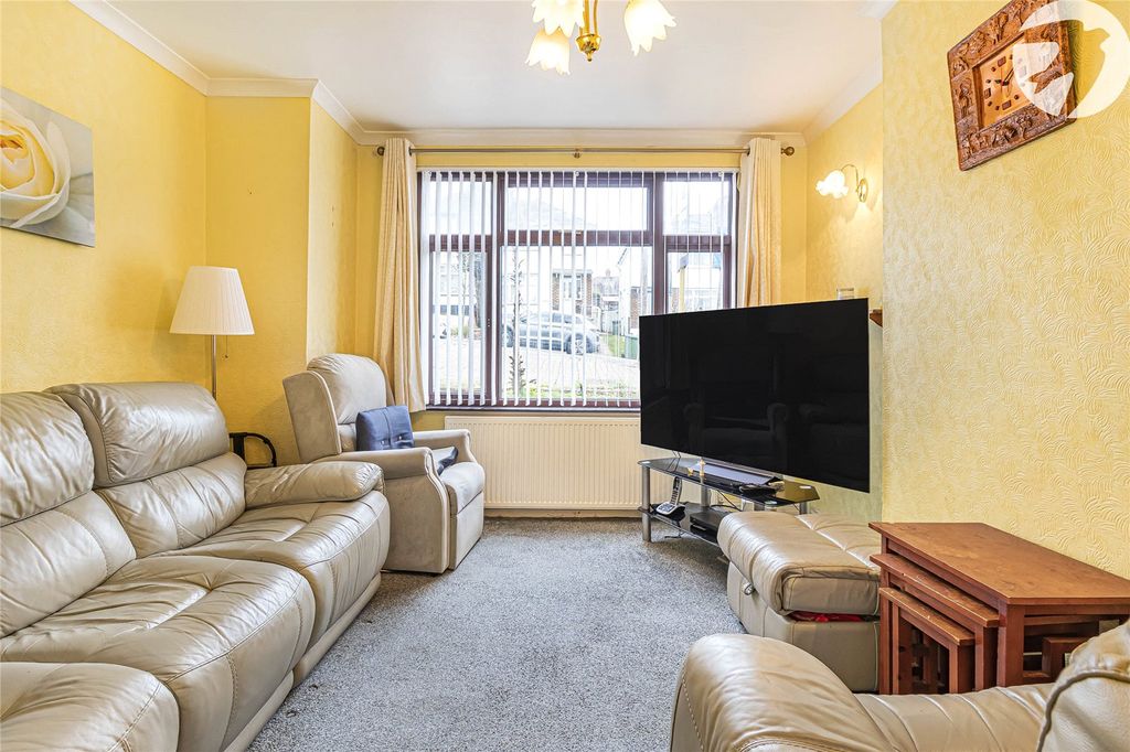 Property photo 3 of 19 Picture 3