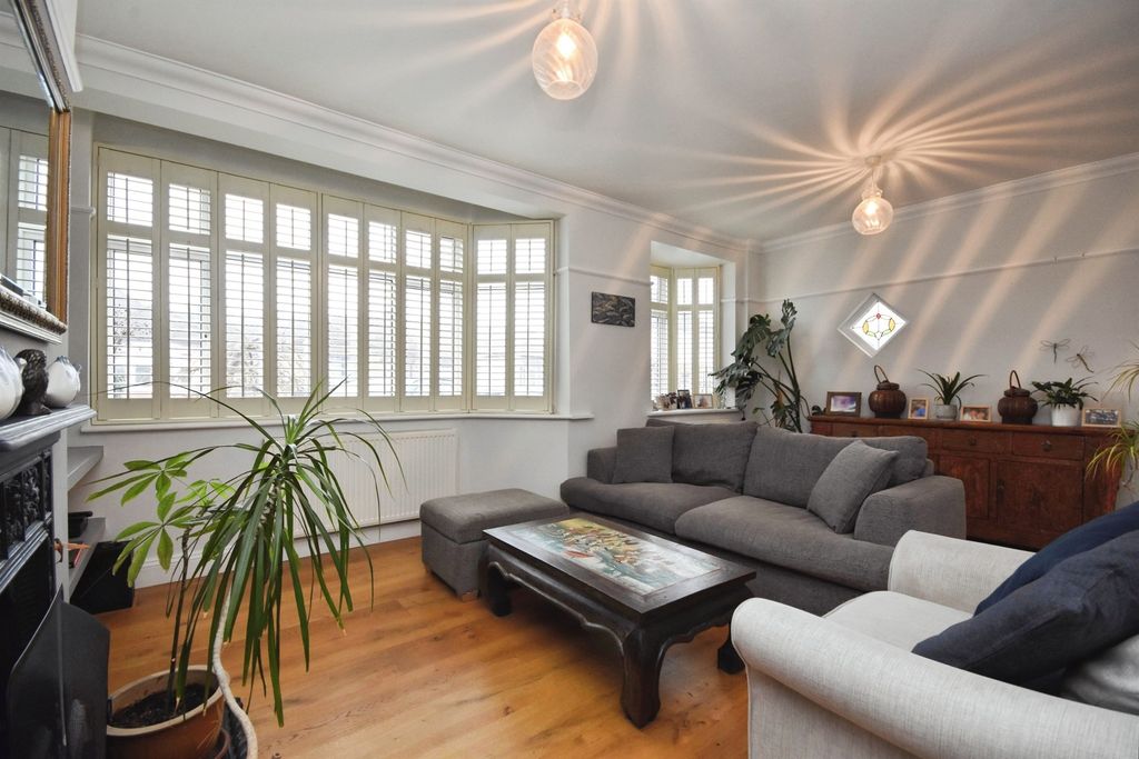 Property photo 2 of 22