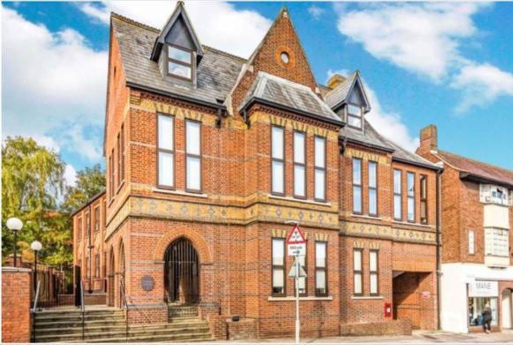 Property photo 1 of 9