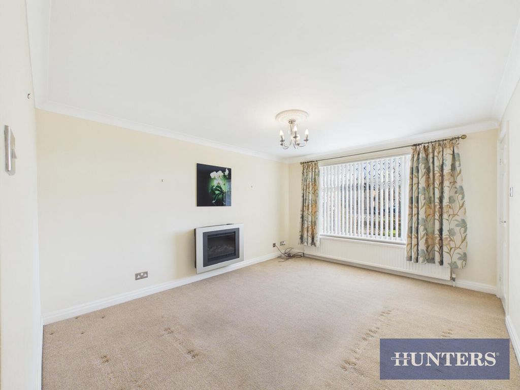 Property photo 3 of 14 Living Room