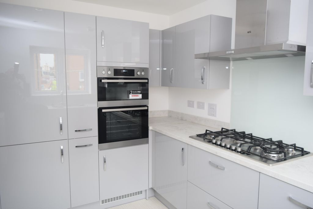 Property photo 2 of 13 Kitchen