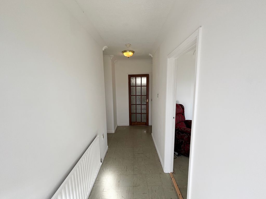 Property photo 3 of 32